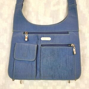 Baggallini blue and green messenger travel bag multiple pockets adjustable strap